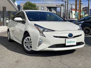 トヨタ プリウス Sセーフティプラス 純正ナビ　フルセグ　4WD プリクラッシュ