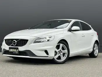 ボルボ Ｖ４０ D4 モメンタム