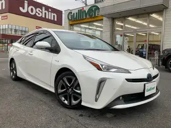 トヨタ プリウス A プレミアム　ツーリングセレ