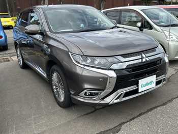 三菱 アウトランダー ＰＨＥＶ G 全周囲モニター サンルーフ クルコン