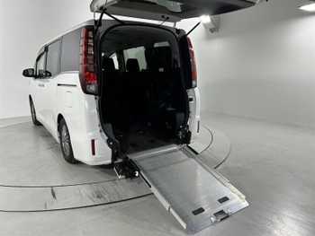 トヨタ エスクァイア  車いす仕様車スロープタイプ1車いす2脚