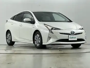 トヨタ プリウス A プレミアム 禁煙車 純正9型ナビ パワーシート 衝突軽減