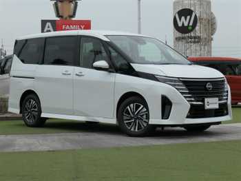 日産 セレナ e－パワー ハイウェイスター V 登録済未使用車