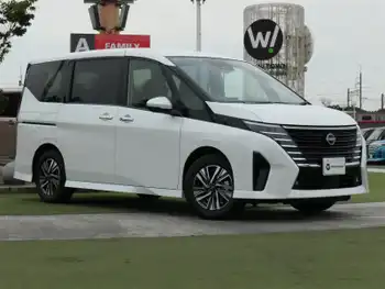 日産 セレナ e－パワー ハイウェイスター V 登録済未使用車
