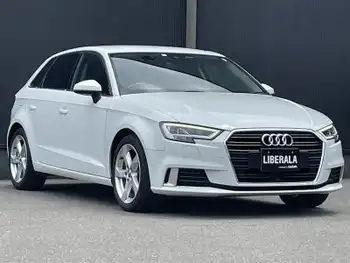 アウディ Ａ３ SB 30TFSI シグネチャーED