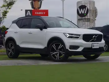 ボルボ ＸＣ４０ T4 AWD Rデザイン 全方位 純正ナビ TV BT CarPlay ACC ETC