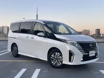 日産 セレナ e－パワー ハイウェイスター V ワンオーナー/純正ナビ/両側パワースライド