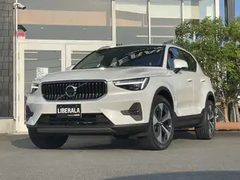 ボルボ ボルボ ＸＣ４０ ウルトラ B4 AWD ホワイトレザーシート 全方位カメラ