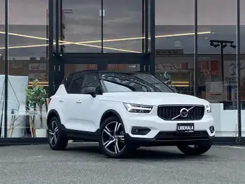 ボルボ ＸＣ４０ B4 AWD Rデザイン 1オーナー ACC 純正ナビ 全方位 半革 温席