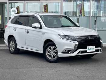 三菱 アウトランダー ＰＨＥＶ Sエディション 温水式ヒーター/サンルーフ/アルパインナビ