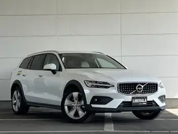 ボルボ Ｖ６０ クロスカントリー B5 AWD パワーシートPKG クライメートPKG ACC DTV