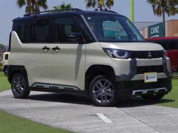 三菱 デリカミニ T プレミアム 届出済未使用車 e-Assist CarPlay 全方位