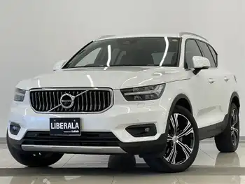 ボルボ ＸＣ４０ T4 AWD インスクリプション ハーマンカードン　赤革シート　ACC　