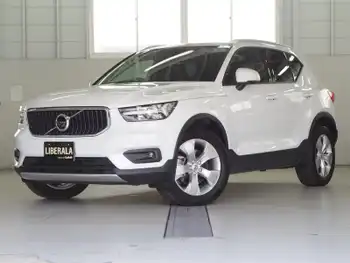 ボルボ ボルボ ＸＣ４０ B4 AWD モメンタム