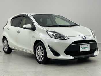 トヨタ アクア S スタイルブラック ナビ　バックモニター　フルセグTV　禁煙