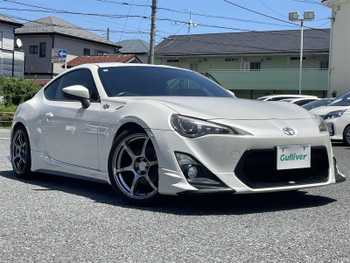 トヨタ ８６ GT TRDエアロ　マフラー　車庫調　タワーバー