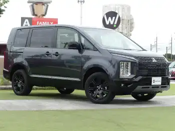 三菱 デリカＤ：５ シャモニー 登録済未使用車 ACC e-Assist 両側電動
