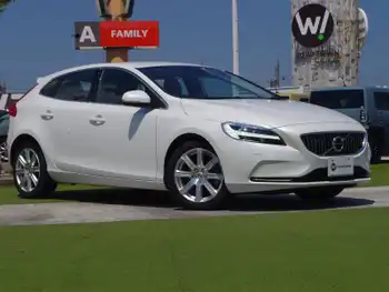 ボルボ Ｖ４０ T3 インスクリプション