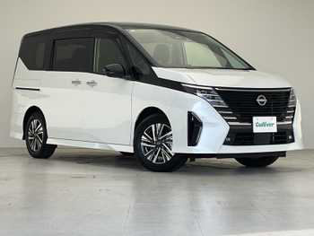日産 セレナ e－パワー ハイウェイスター V 登録済未使用車　12インチナビ　両電動ドア