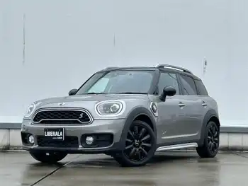 ＭＩＮＩ ミニ クロスオーバー クーパー S E オール4