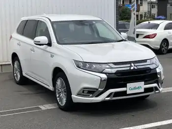 三菱 アウトランダー ＰＨＥＶ G プラスパッケージ