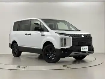 三菱 デリカＤ：５ シャモニー 登録済未使用車 BSM 電動リアゲート