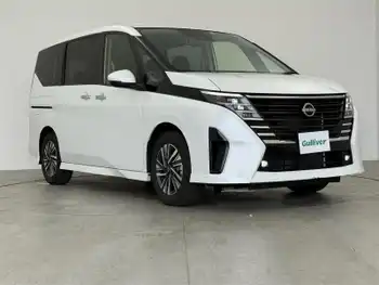 日産 セレナ ハイウェイスター V ナビ HDMI 置くだけ充電 全方位カメラ ETC