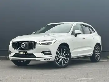 ボルボ ＸＣ６０ B5 AWD インスクリプション harmankardon 白革 パノラマSR ACC LKA BSM