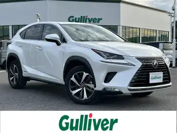 レクサス ＮＸ 300h Iパッケージ 三眼LEDヘッドライト・Ltexシート(ホワイト