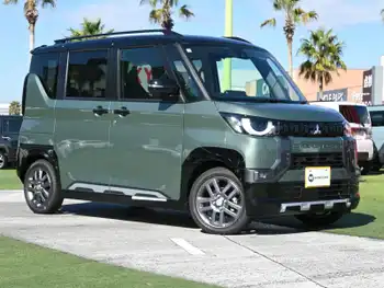 三菱 デリカミニ T プレミアム 届出済未使用車