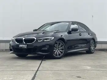 ＢＭＷ ３３０ｉ Mスポーツ ガラスサンルーフ ハイラインPKG Pシート