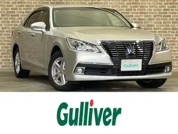 トヨタ クラウン ハイブリッド ロイヤルサルーン Four