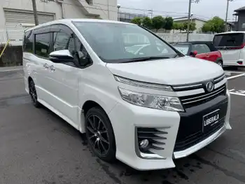 トヨタ ヴォクシー ZS 煌