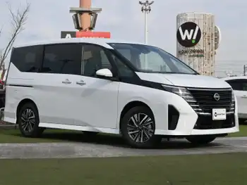 日産 セレナ e－パワー ハイウェイスター V 登録済未使用車 全方位 12.5型純正ナビ