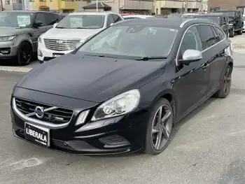 ボルボ Ｖ６０ T6 AWD Rデザイン