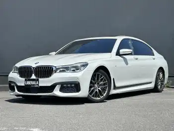 ＢＭＷ ７５０Ｌｉ Mスポーツ インテリS 茶革 パノラマSR HUD 純正ナビ