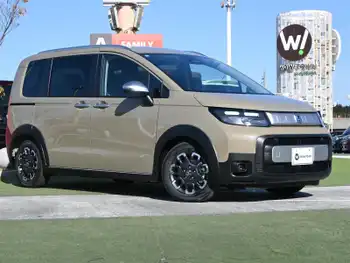 ホンダ フリード ハイブリット e:HEV クロスター 登録済未使用車