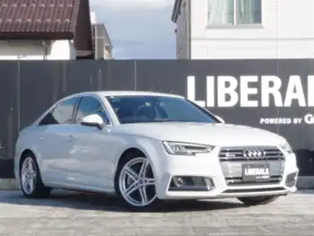 アウディ Ａ４ 2.0 TFSI クワトロ スポーツ Sライン PKG