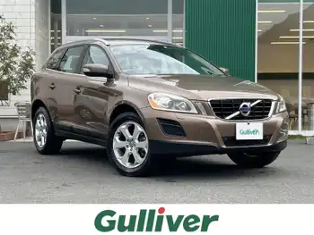 ボルボ ＸＣ６０ T5 LE メーカーナビ BT Bカメラ 白黒コンビ革