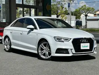 アウディ Ａ３ セダン 30TFSI スポーツ Sライン/ACC/アウディサイドアシスト