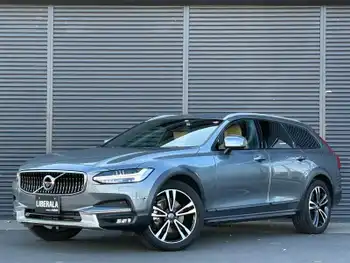 ボルボ Ｖ９０ クロスカントリー D4 AWD サマム