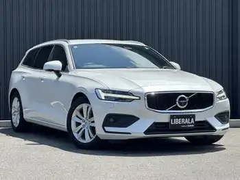 ボルボ Ｖ６０ B4 モメンタム