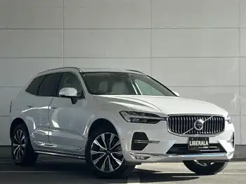 ボルボ ボルボ ＸＣ６０ アルティメット B5 AWD 4WD/360°カメラ/純正ナビ/ACC/サンルーフ