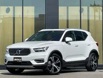 ボルボ ボルボ ＸＣ４０ B4 AWD インスクリプション 本革 パノラマルーフ 衝突回避 自動駐車