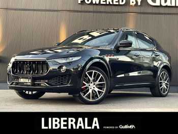 マセラティ レヴァンテ  サンルーフ エアサス 黒革 ナビ CarPlay