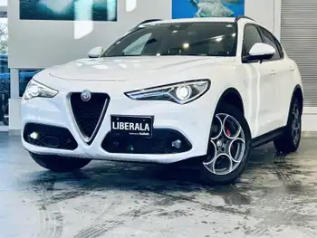 アルファロメオ ステルヴィオ 2.2ターボ ディーゼルQ4 スポーツPKG 純正ディスプレイオーディオ applecarplay