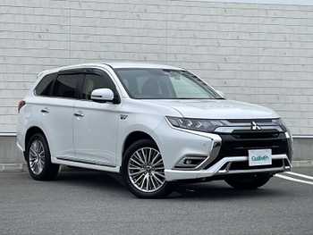 三菱 アウトランダー ＰＨＥＶ G 9型ナビ 衝突軽減 フルセグ 追従型クルーズ