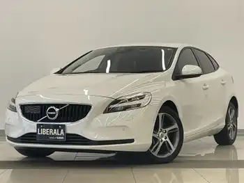 ボルボ Ｖ４０ D4 モメンタム 純正ナビ　Rカメラ　BT　フルセグ　ACC