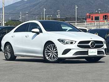 メルセデス・ベンツ ＣＬＡ２００ｄ  サンルーフ　全方位カメラ　シートヒーター