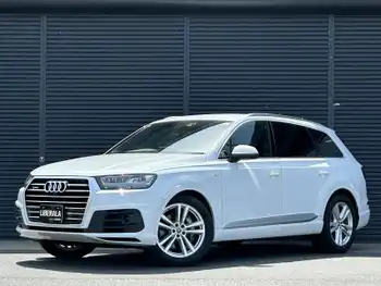 アウディ Ｑ７ 3.0TFSI クワトロ Sライン PKG 7シ-タ- リアアシスタンスP マトリクスLED